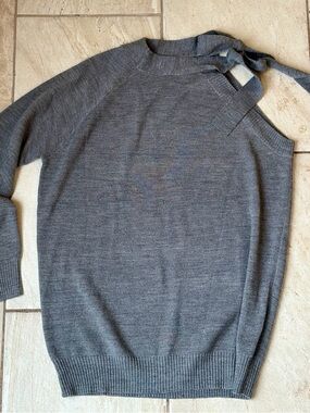 NWOT re:named Gray Knit One-Shoulder Sweater with tie on other shoulder. Medium